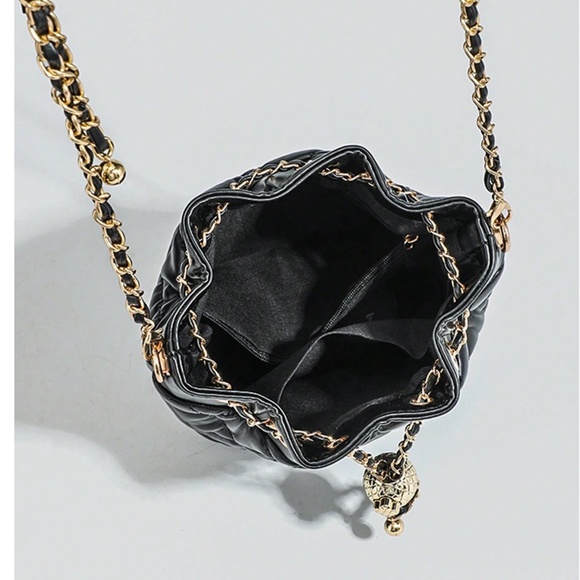 Luxe Vegan Leather Gold Tone Adjustable Chain Quilted Small Bucket Bag - Picture 8 of 11